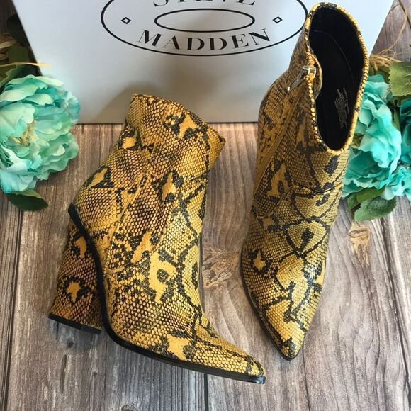 STEVE MADDEN Rarely Yellow Leather Snakeskin Western Booties 7M - Picture 1 of 11